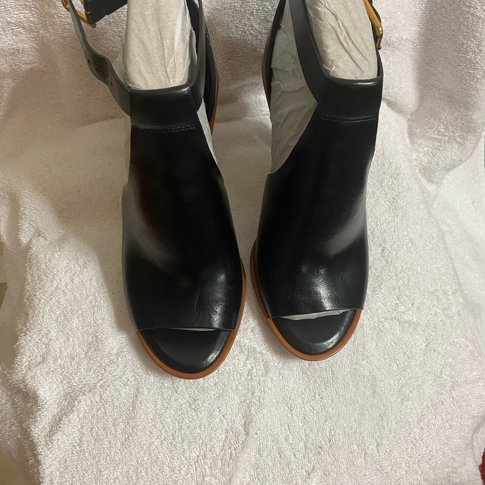 Vince Camuto size 8 black heels